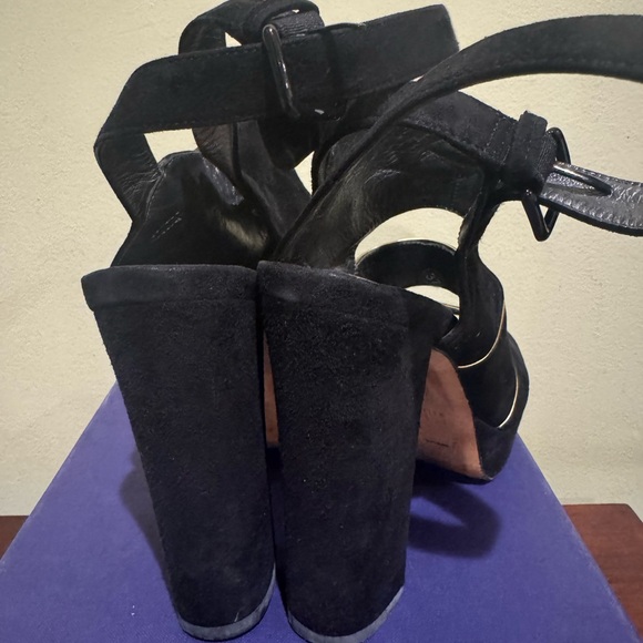 Stuart Weitzman Black Cutout Heels - Picture 3 of 4